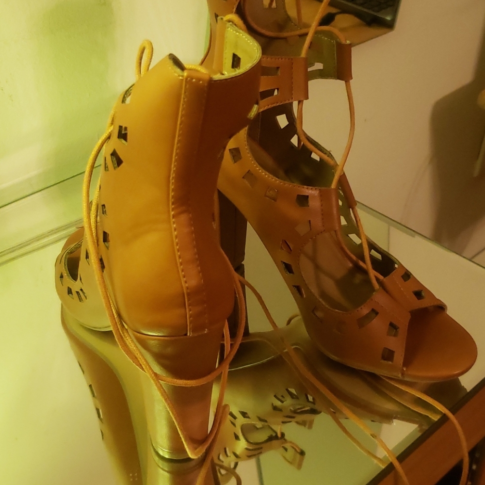 Shoes - Picture 3 of 3